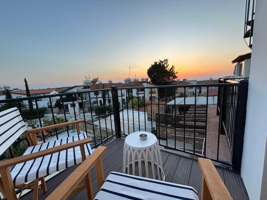 Venus Lighthouse 2B, Sea-View, Paphos Center Apartment Ngoại thất bức ảnh