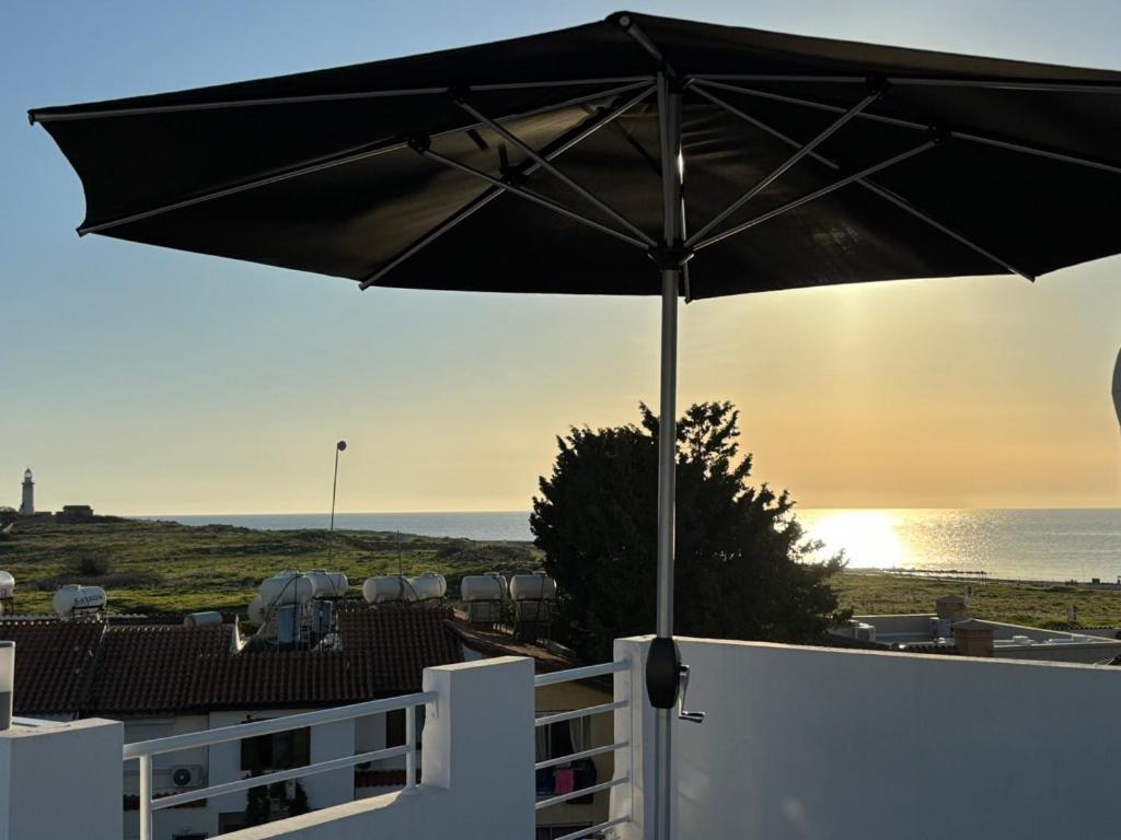 Venus Lighthouse 2B, Sea-View, Paphos Center Apartment Ngoại thất bức ảnh