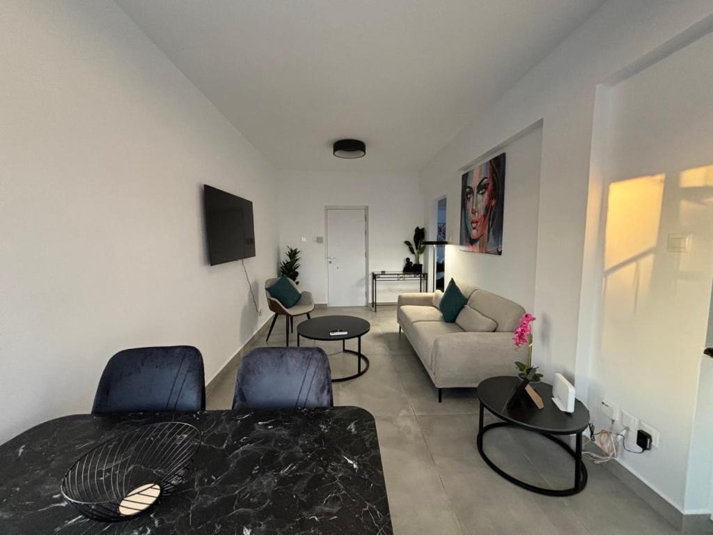 Venus Lighthouse 2B, Sea-View, Paphos Center Apartment Ngoại thất bức ảnh