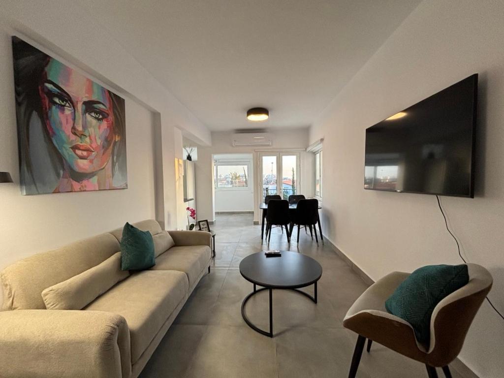 Venus Lighthouse 2B, Sea-View, Paphos Center Apartment Ngoại thất bức ảnh
