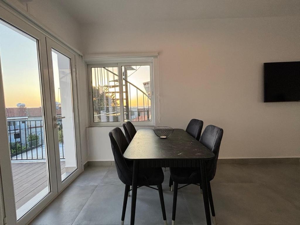 Venus Lighthouse 2B, Sea-View, Paphos Center Apartment Ngoại thất bức ảnh