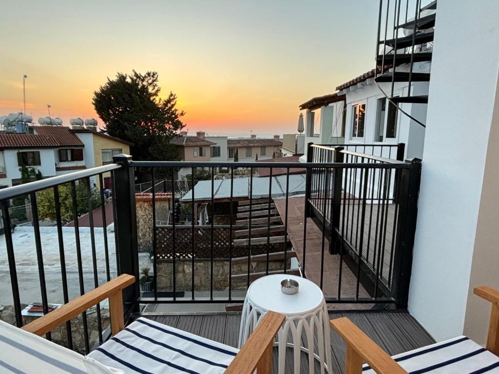 Venus Lighthouse 2B, Sea-View, Paphos Center Apartment Ngoại thất bức ảnh