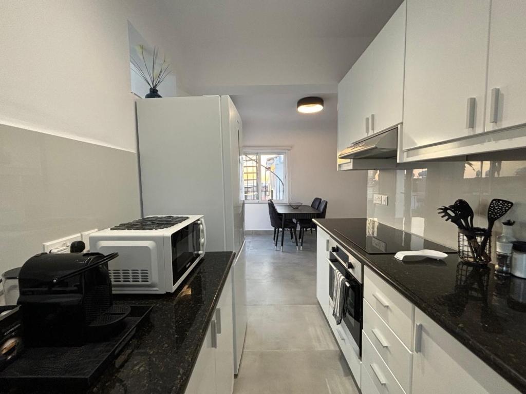 Venus Lighthouse 2B, Sea-View, Paphos Center Apartment Ngoại thất bức ảnh